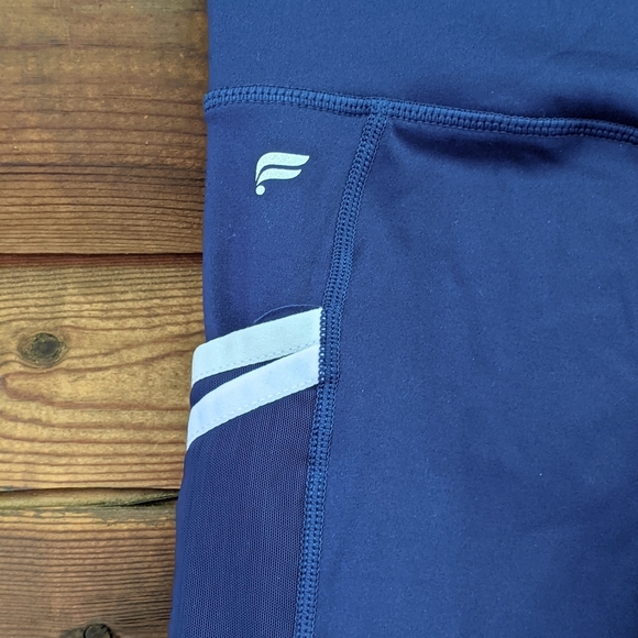 NWT Fabletics woman's leggings, netted sides - Picture 6 of 8